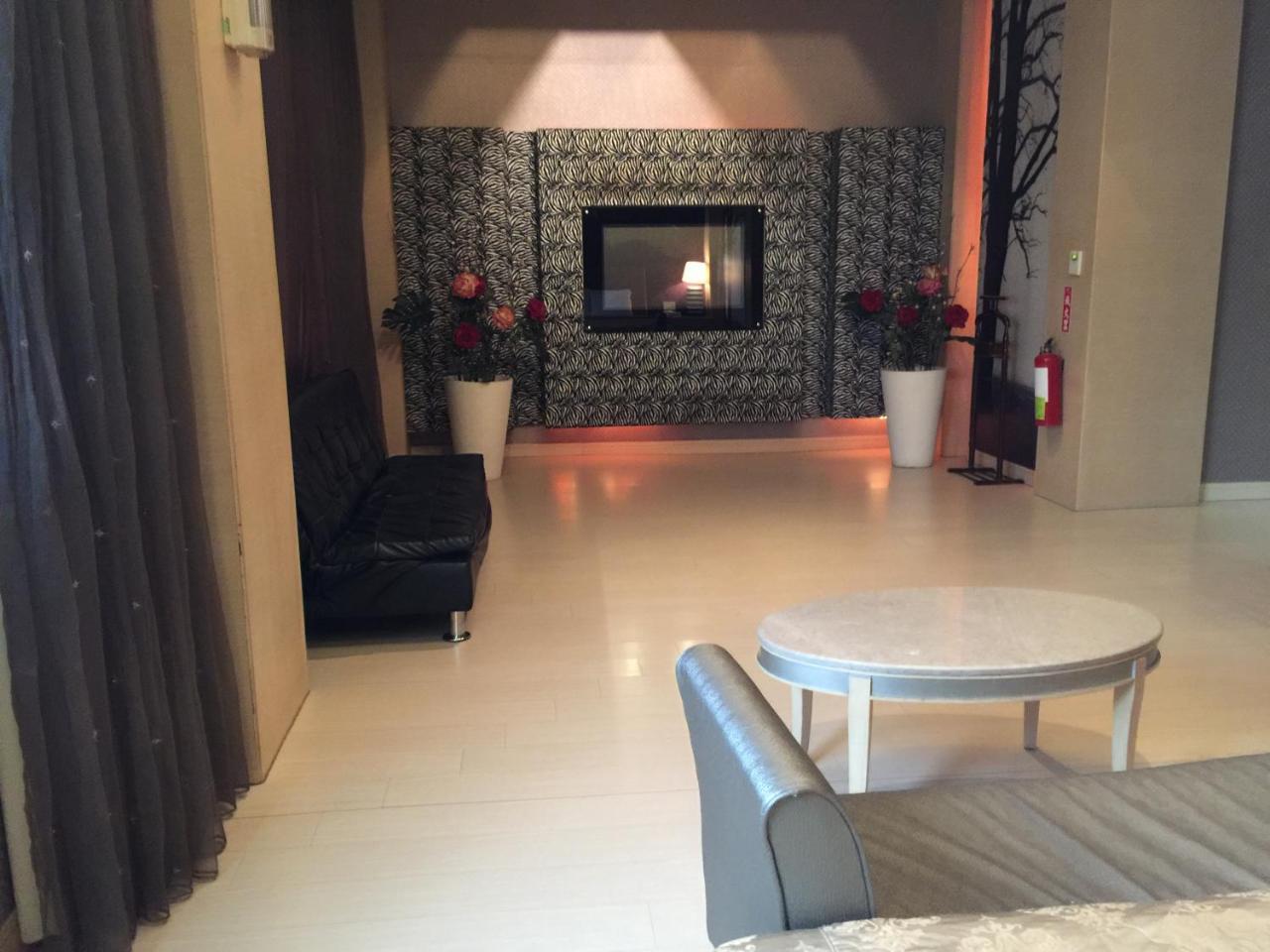 Li-Gin Motel Chiayi Eksteriør billede