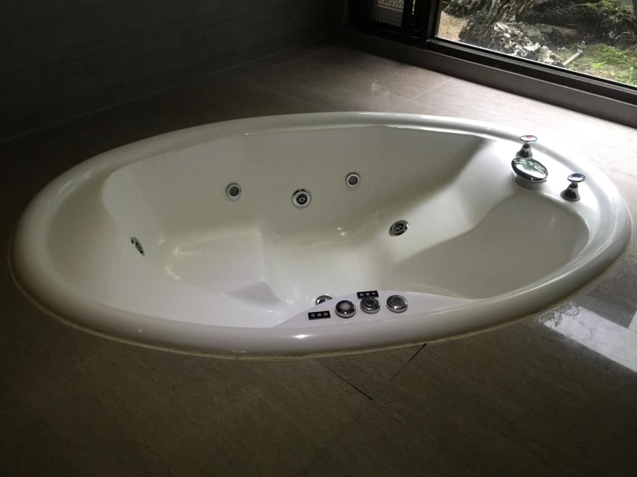 Li-Gin Motel Chiayi Eksteriør billede