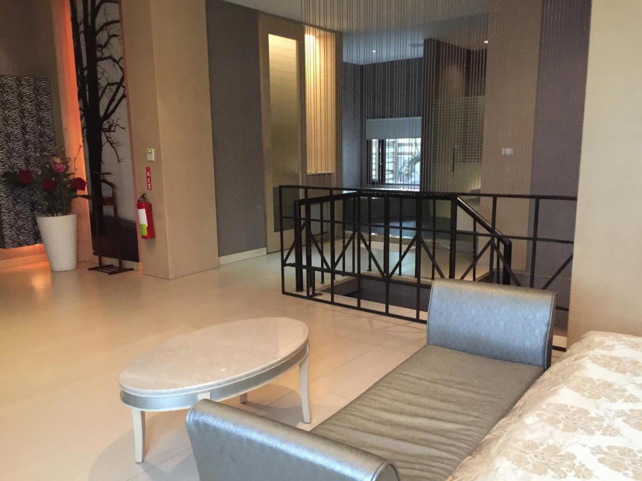 Li-Gin Motel Chiayi Eksteriør billede