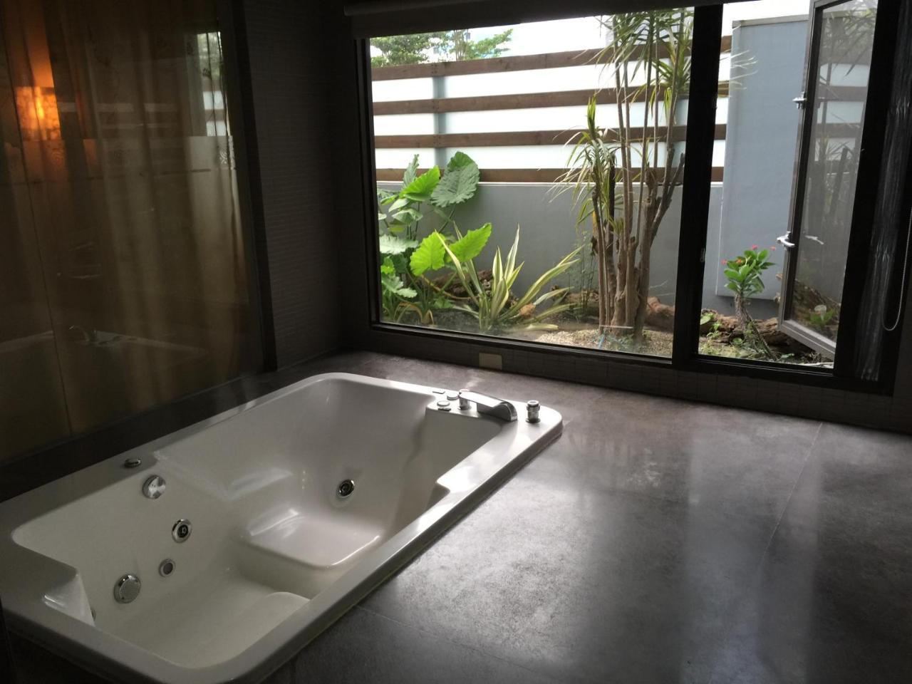 Li-Gin Motel Chiayi Eksteriør billede