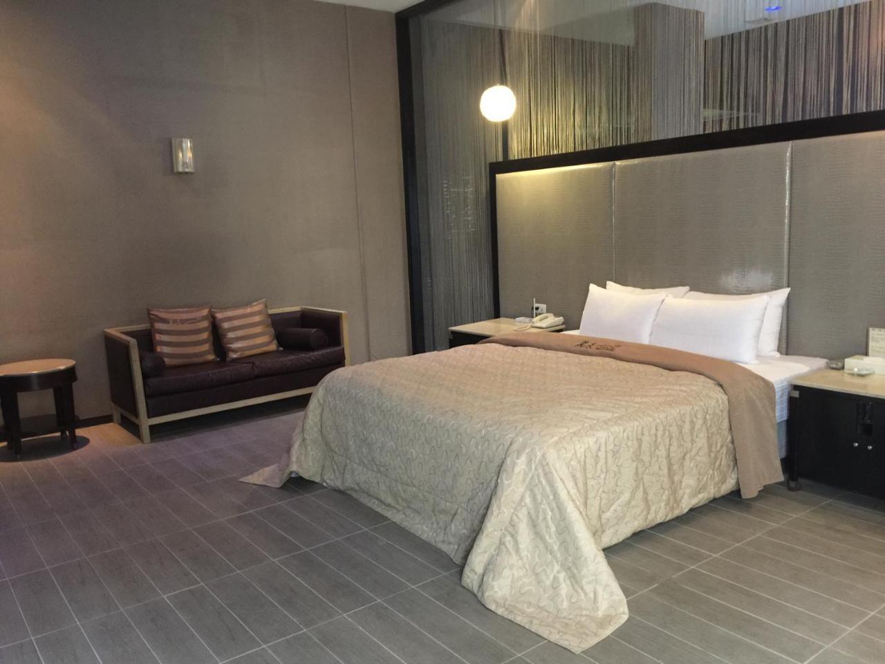 Li-Gin Motel Chiayi Eksteriør billede