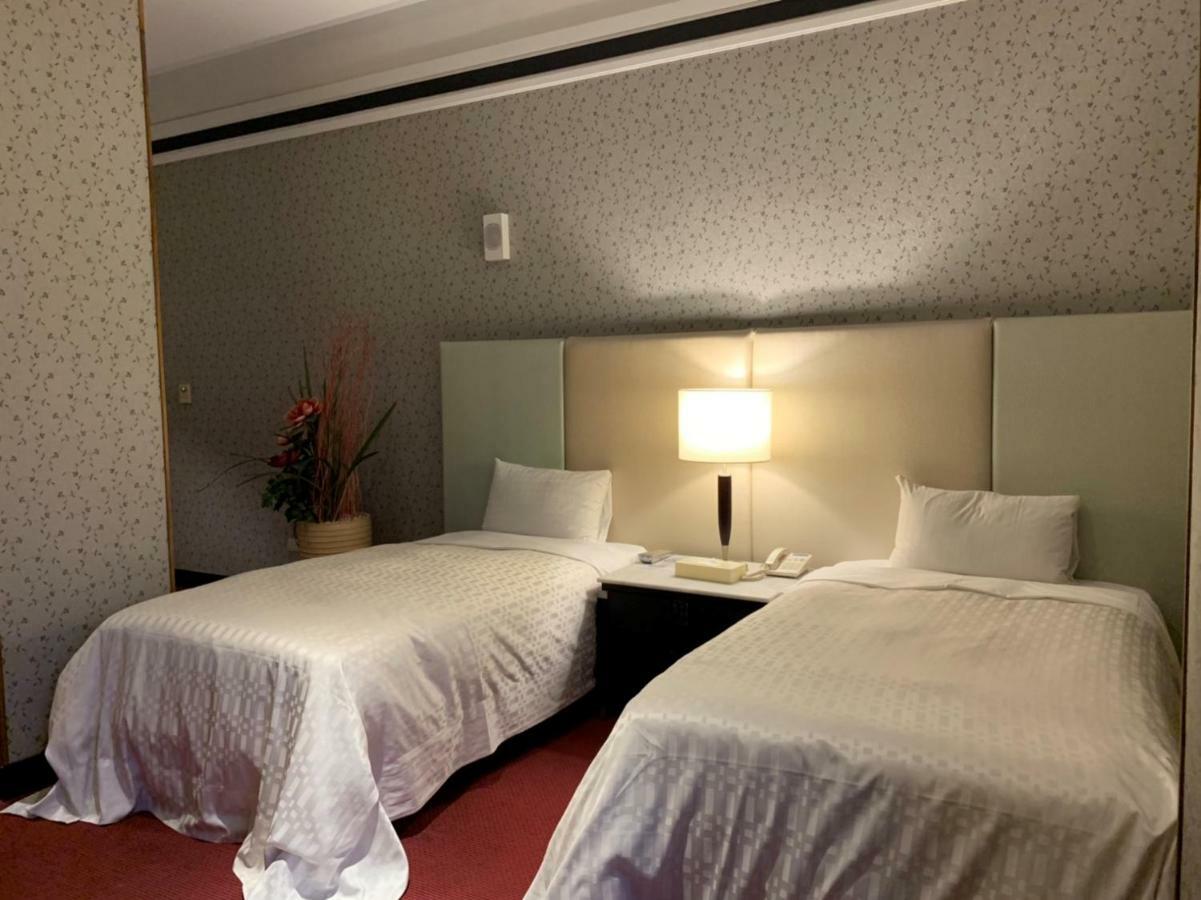 Li-Gin Motel Chiayi Eksteriør billede
