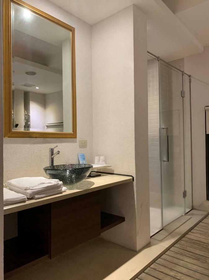 Li-Gin Motel Chiayi Eksteriør billede