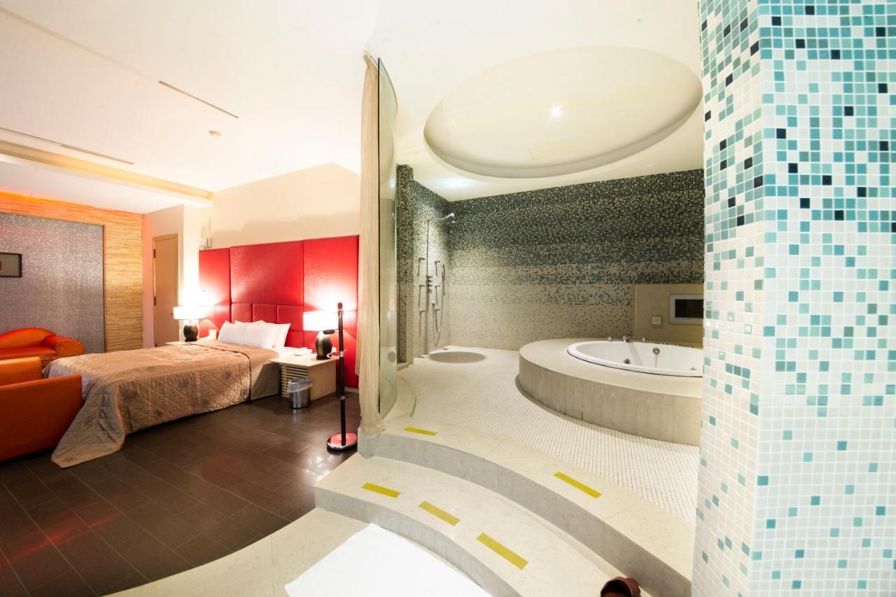 Li-Gin Motel Chiayi Eksteriør billede