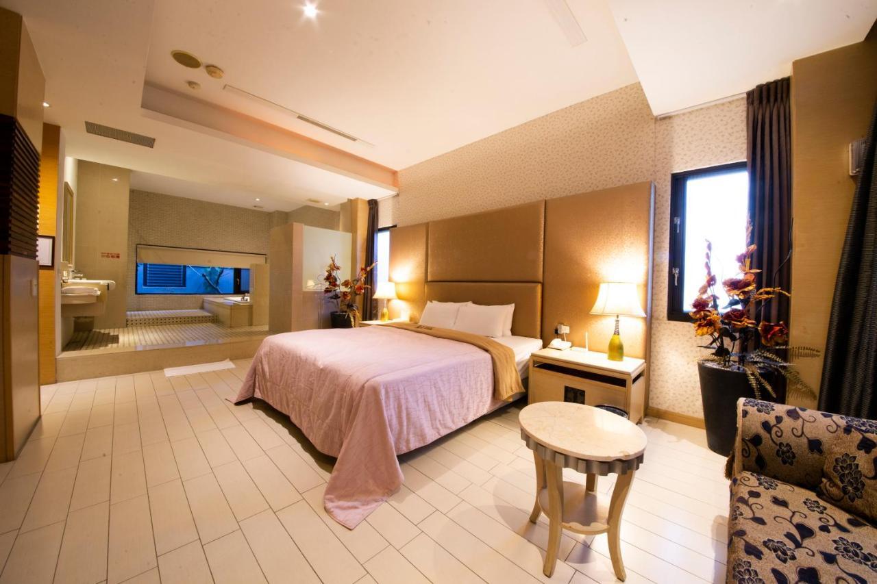 Li-Gin Motel Chiayi Eksteriør billede