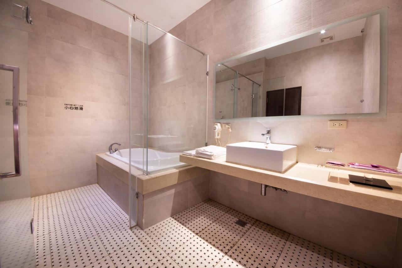 Li-Gin Motel Chiayi Eksteriør billede